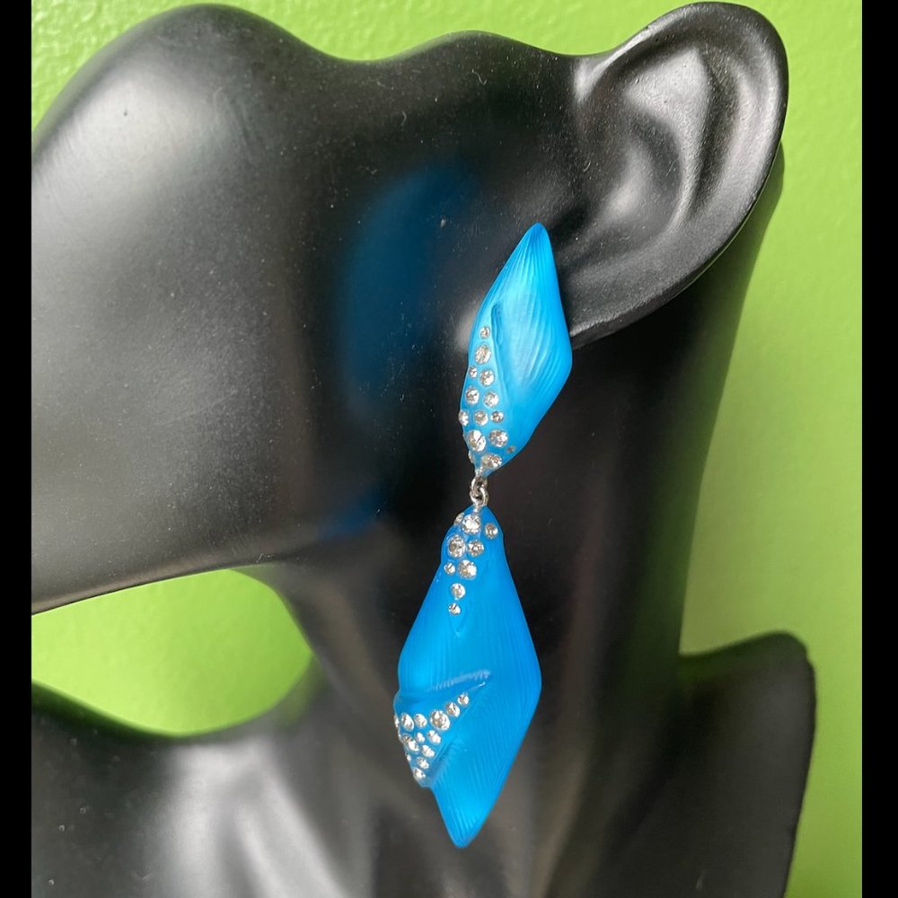 💙 ALEXIS BITTAR 💙 Neon Blue Punk Deco Lucite Crystal Drop Earrings NWT - Picture 3 of 10